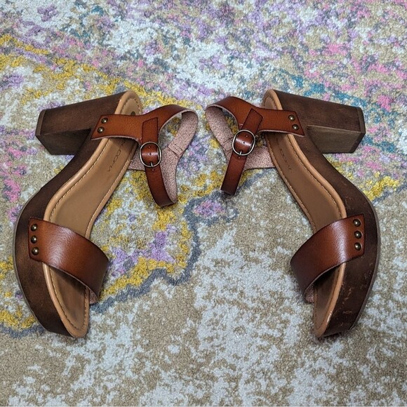 Big Buddha cognac brown clog style platform sandals - Picture 4 of 7